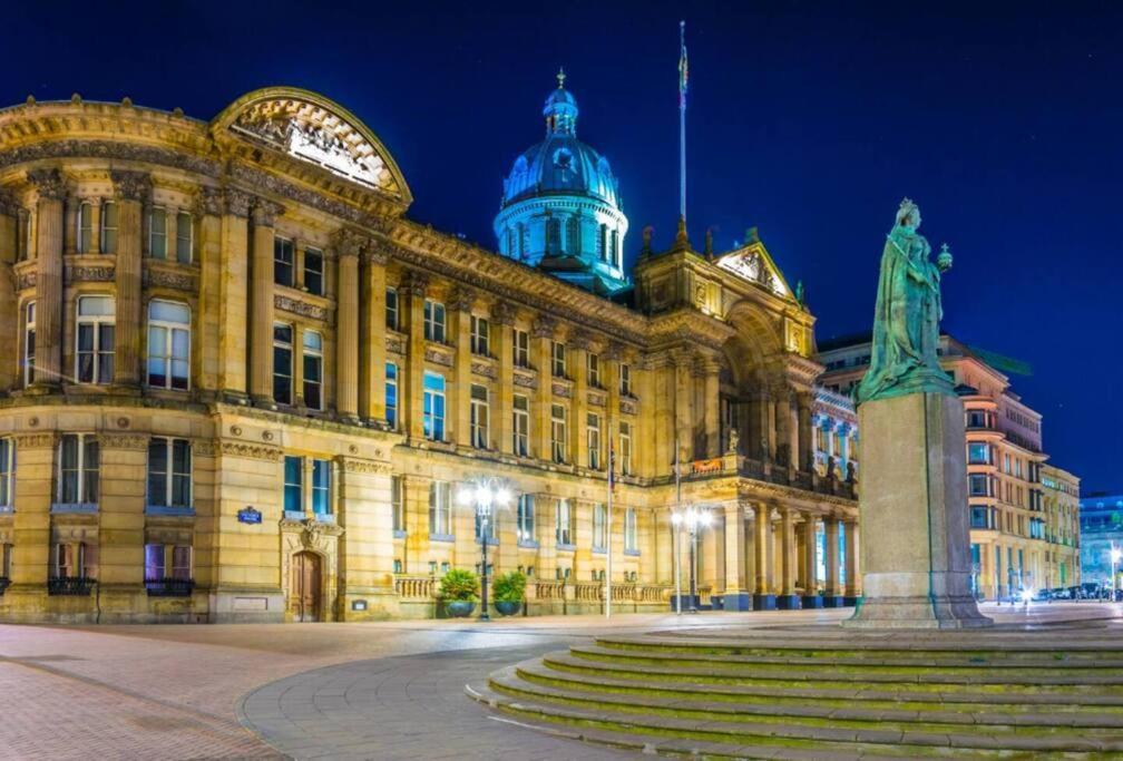 Wanderlust Netflix Free Wi-fi Apartment Birmingham